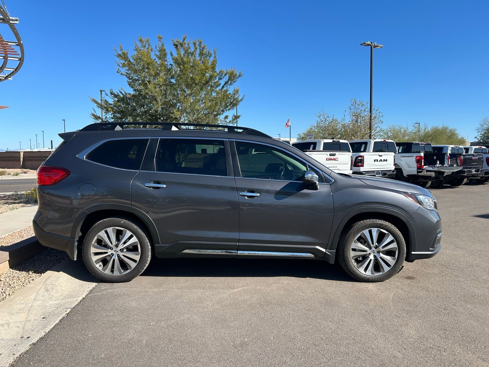 Used 2020 Subaru Ascent Touring w/ Popular Package #2A image 2
