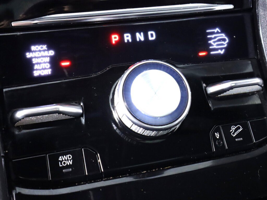 Used 2022 Jeep Grand Cherokee Overland w/ Luxury Tech Group IV AWD/4WD image 27