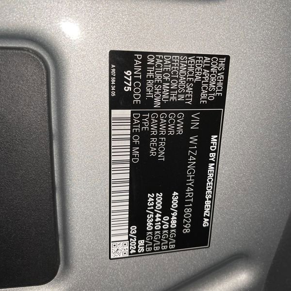 Used 2024 Mercedes-Benz Sprinter 2500 image 25