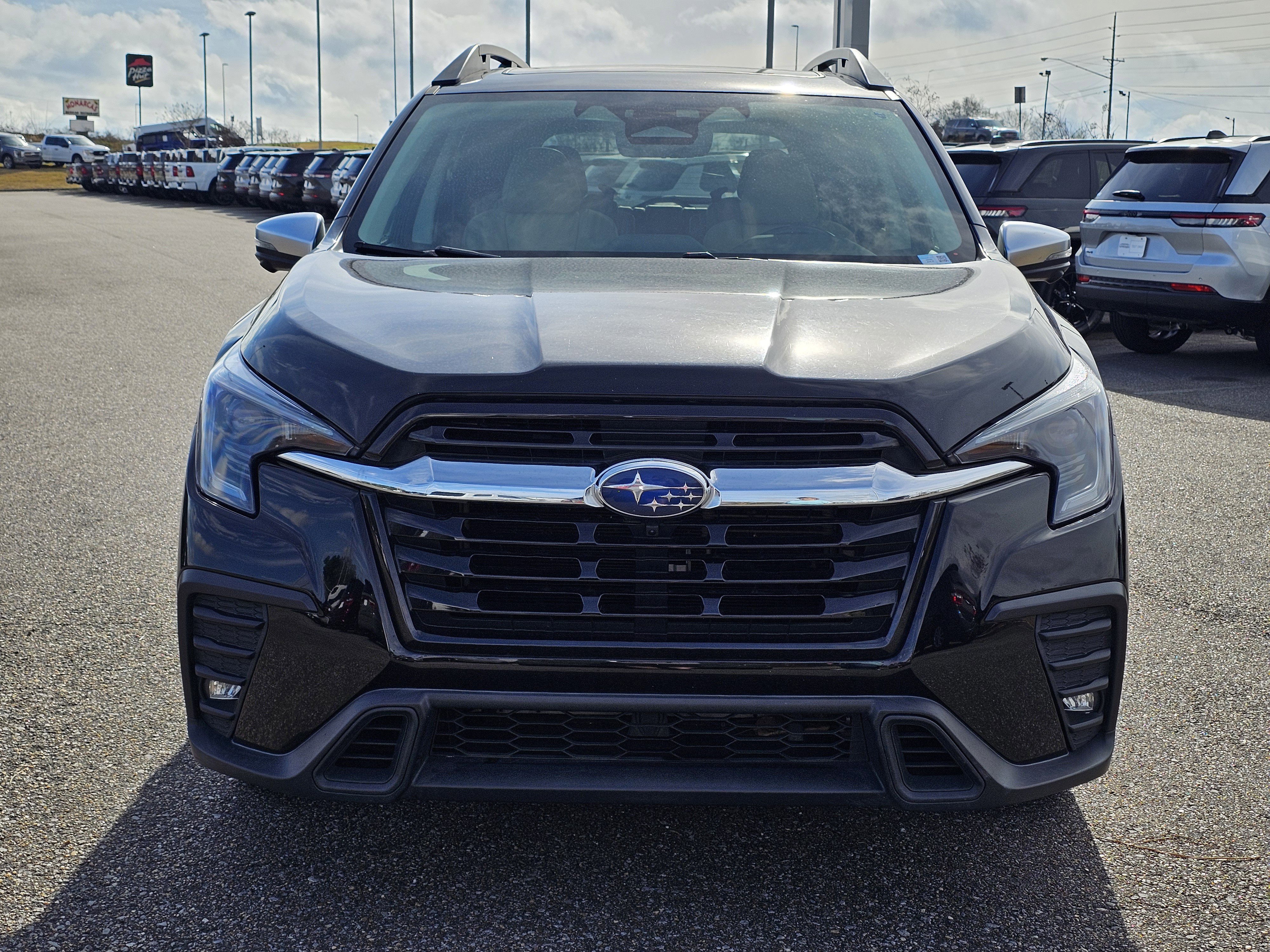 Used 2023 Subaru Ascent Limited w/ Technology Package image 2