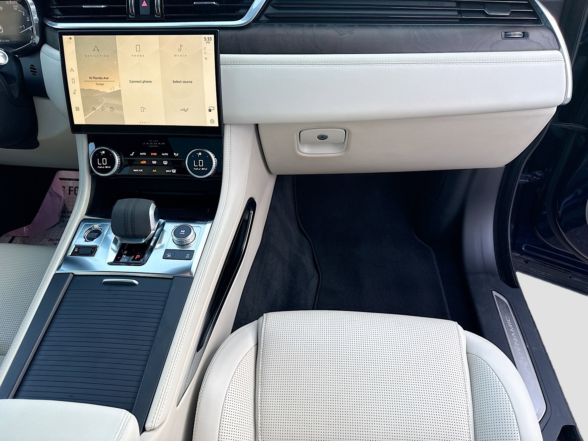 Used 2023 Jaguar F-PACE R-Dynamic S image 18