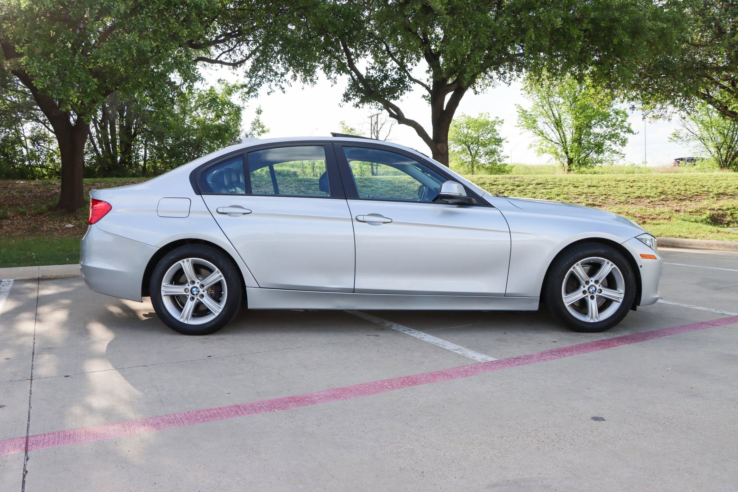 Used 2015 BMW 328i xDrive Sedan AWD/4WD image 8