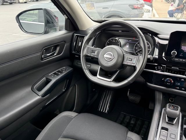 Certified 2025 Nissan Pathfinder SV AWD/4WD image 11