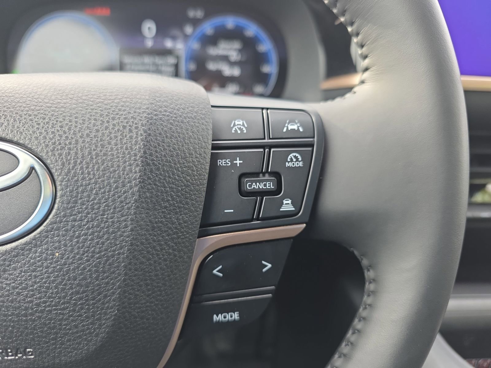 Used 2023 Toyota Crown XLE image 17