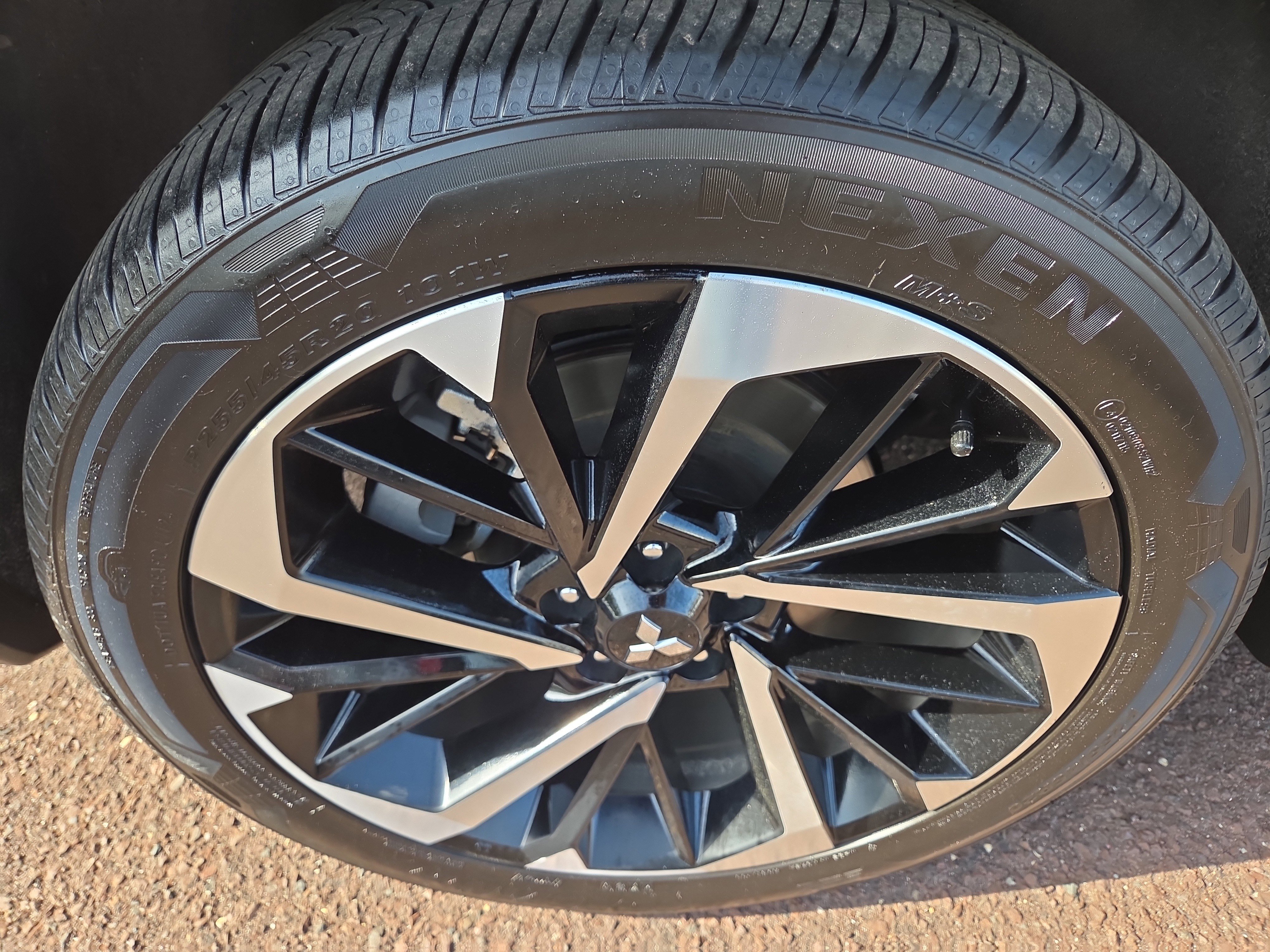 Used 2023 Mitsubishi Outlander SEL image 10