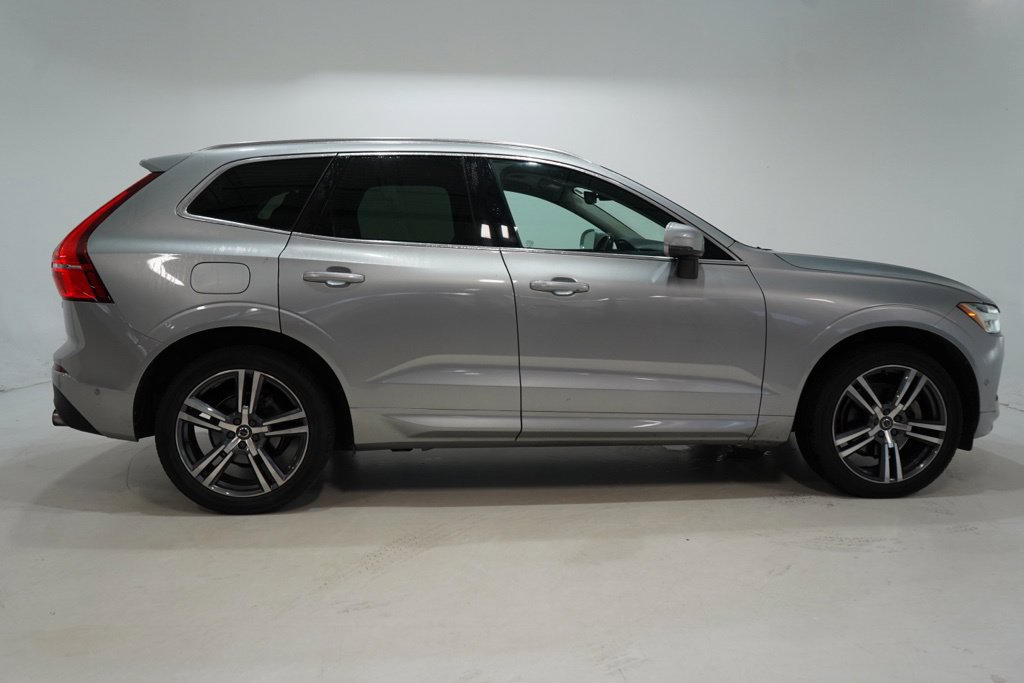 Used 2018 Volvo XC60 T5 Momentum w/ Convenience Package AWD/4WD image 9