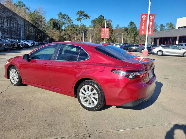 Certified 2022 Toyota Camry LE image 3