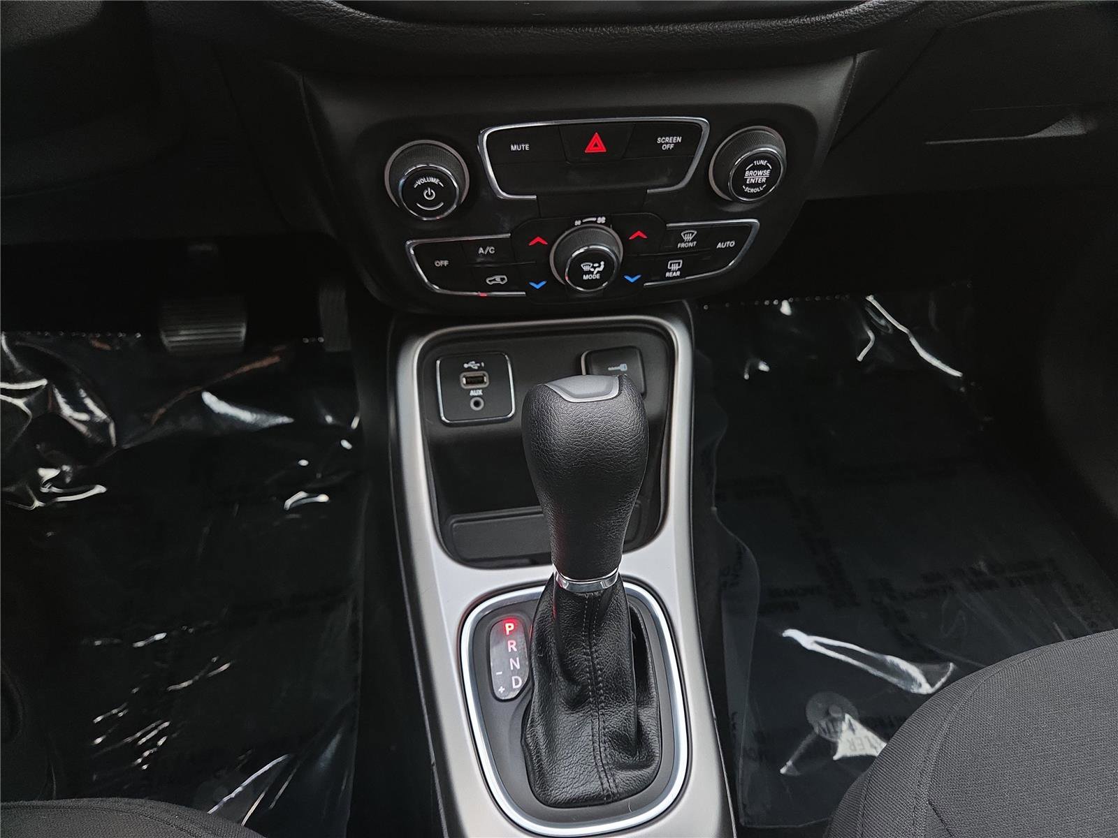 Used 2020 Jeep Compass Sport w/ Cold Weather Group FWD image 21