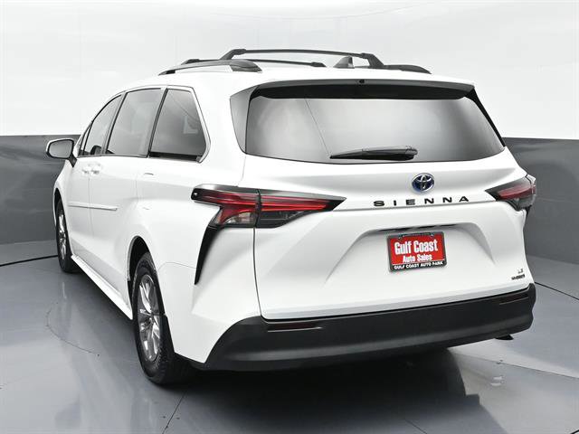 Certified 2022 Toyota Sienna LE FWD image 4