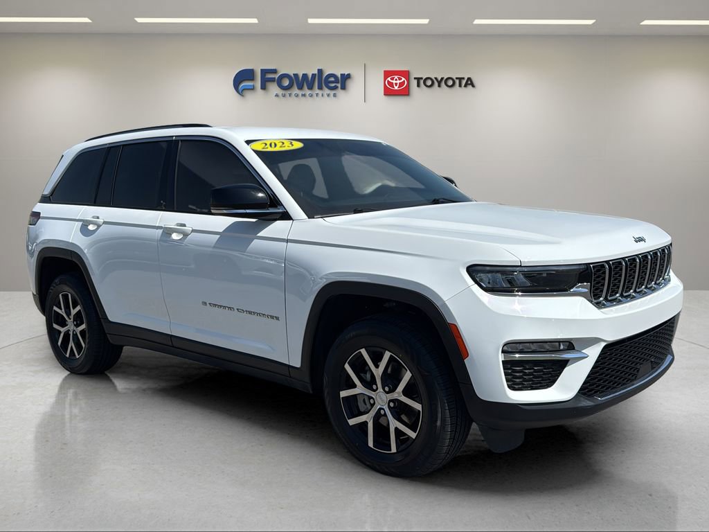 Used 2023 Jeep Grand Cherokee Limited AWD/4WD image 1
