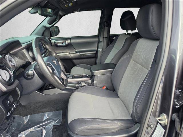 Used 2020 Toyota Tacoma TRD Off-Road w/ Technology Package AWD/4WD image 17