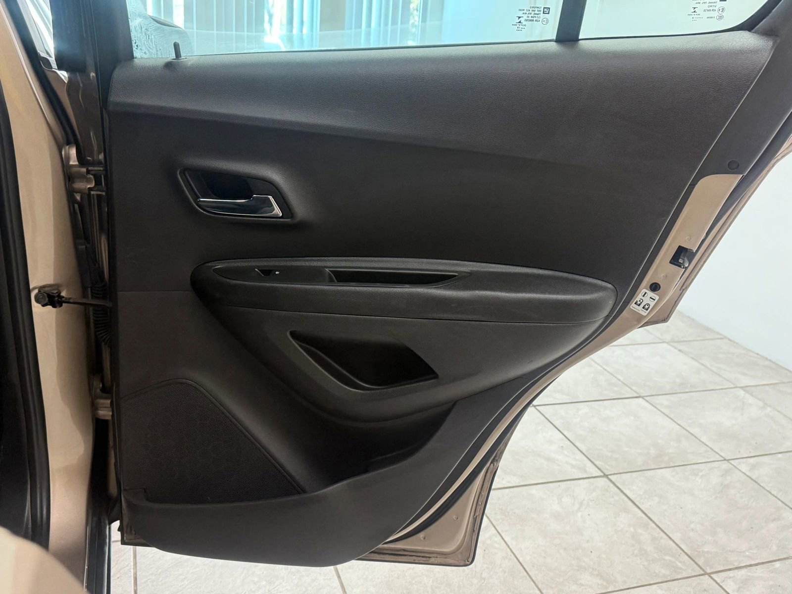 Used 2018 Chevrolet Trax LS image 19