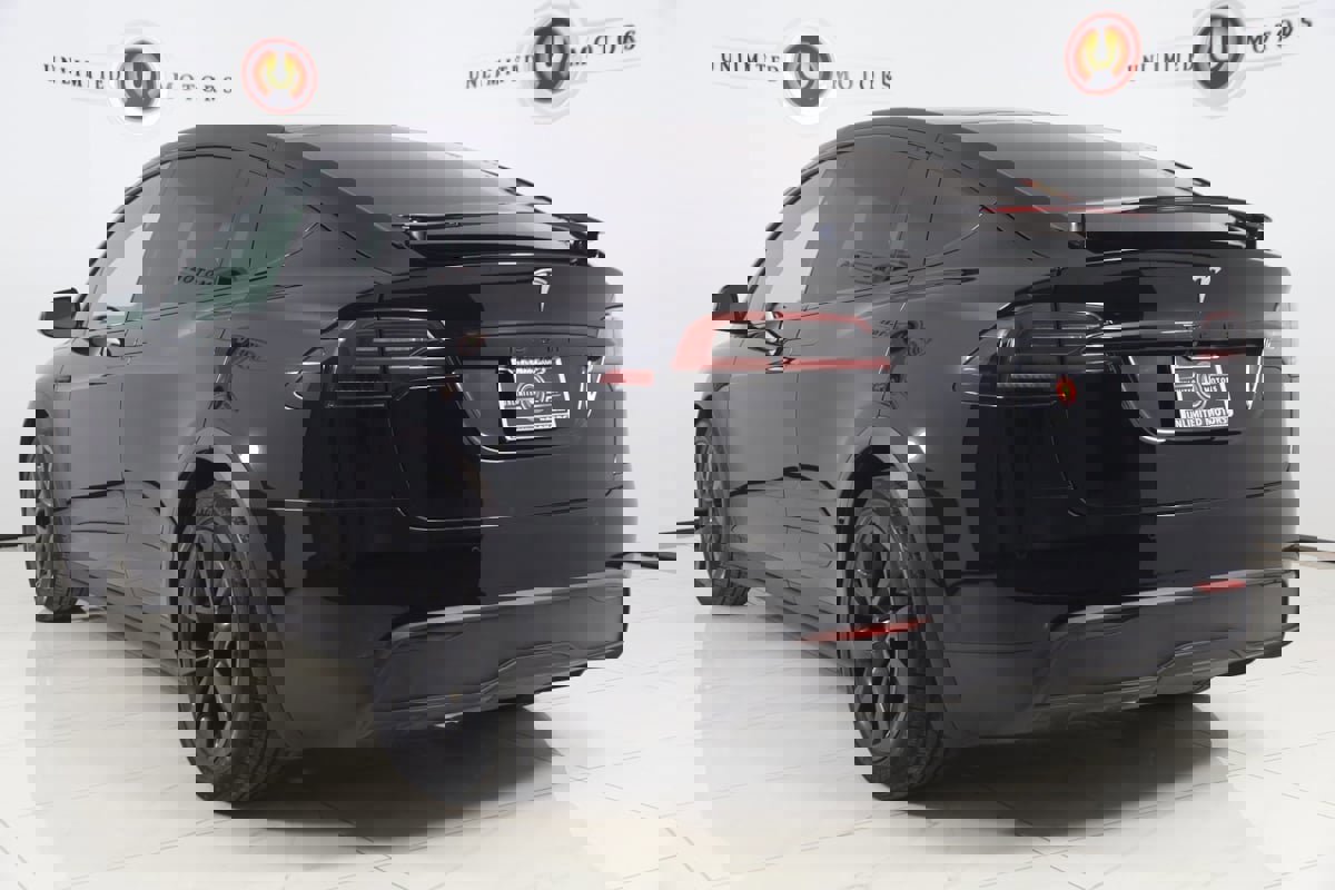 Used 2022 Tesla Model X image 4