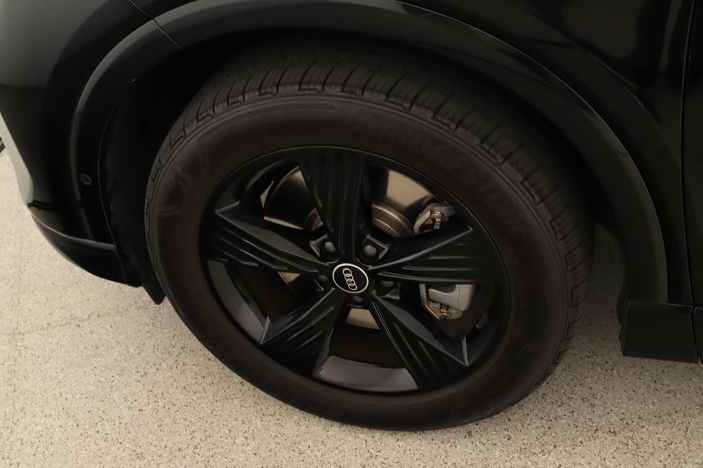 Certified 2024 Audi Q4 e-tron Premium Plus AWD/4WD image 32
