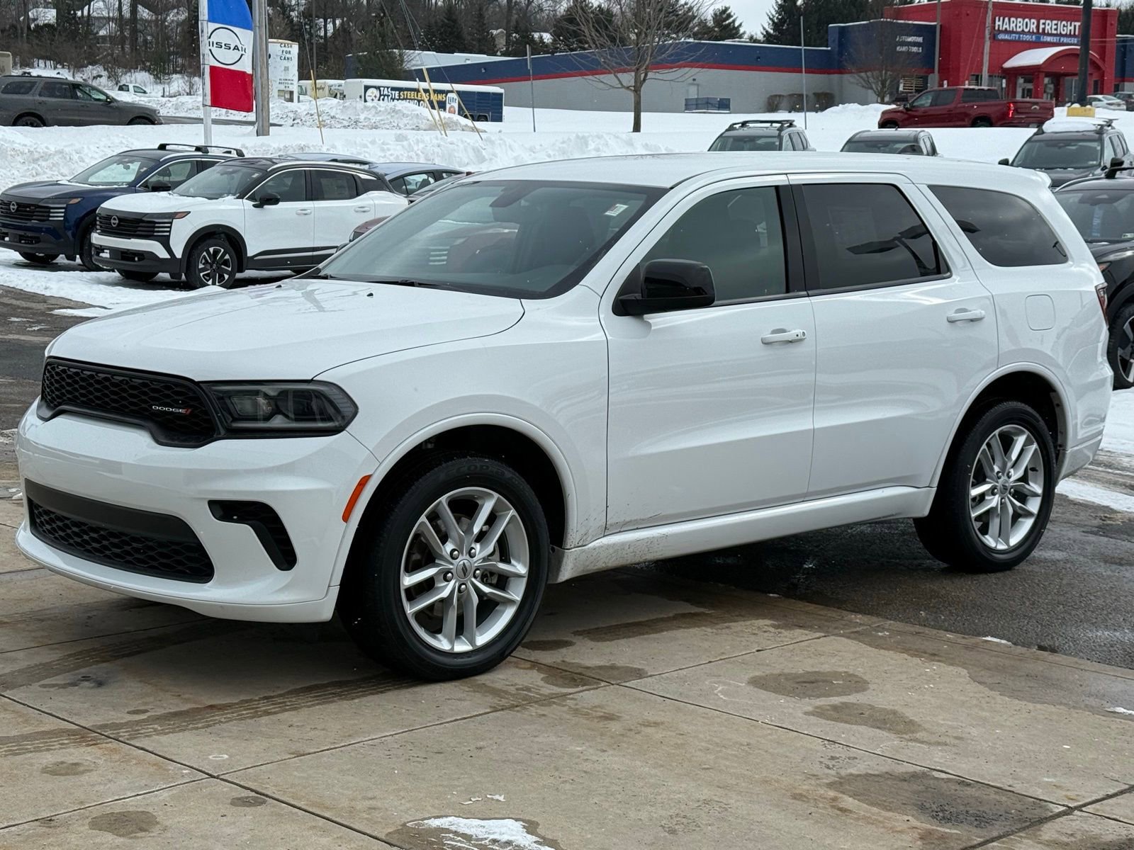Used 2023 Dodge Durango GT image 2