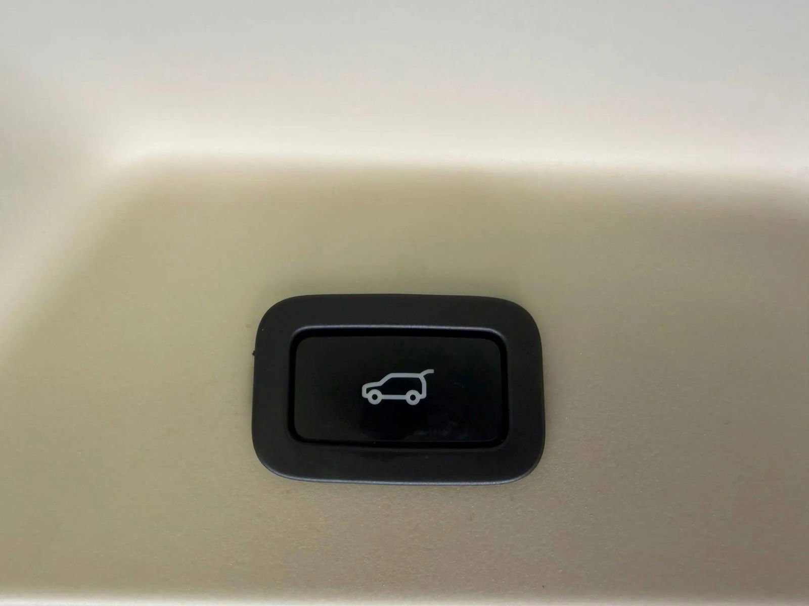 Used 2018 Land Rover Range Rover HSE AWD/4WD image 17