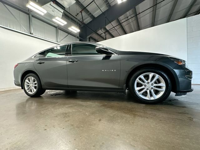 Used 2018 Chevrolet Malibu LT FWD image 3