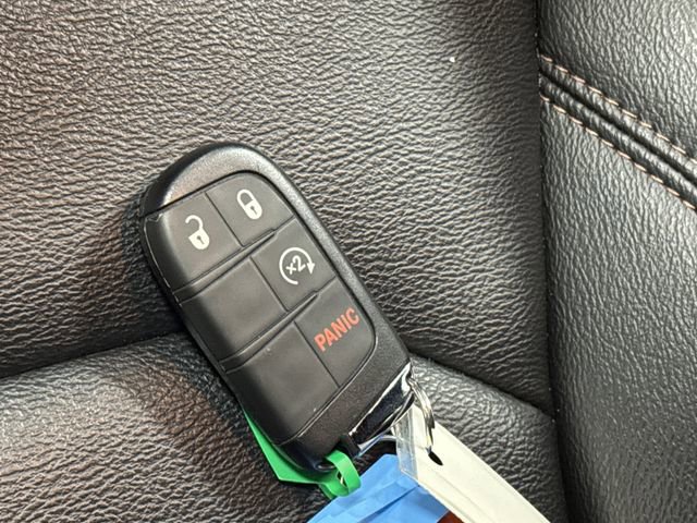 Used 2024 Jeep Compass Limited image 25