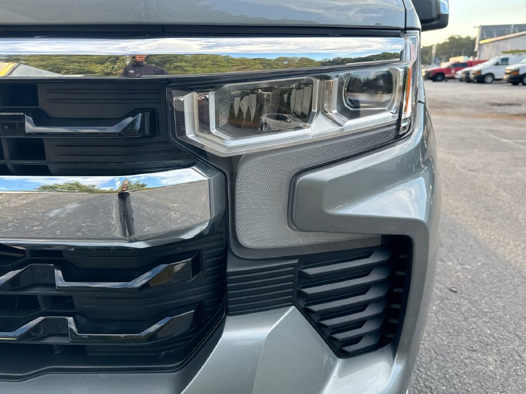 Used 2025 Chevrolet Silverado 1500 LT AWD/4WD image 10