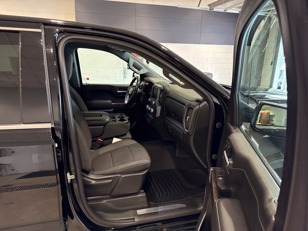 Used 2020 GMC Sierra 1500 SLE w/ X31 Off-Road Package AWD/4WD image 12