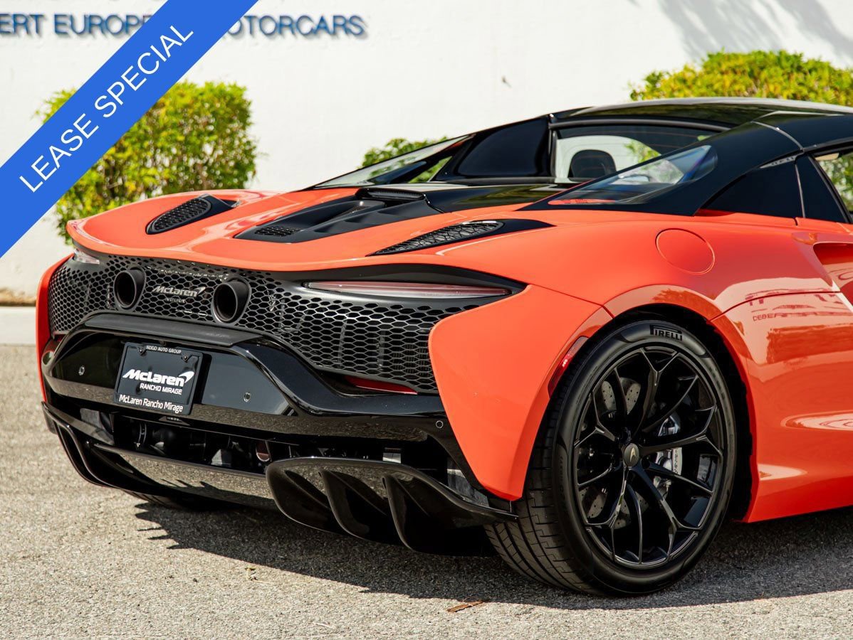 Used 2025 McLaren Artura Spider RWD image 7