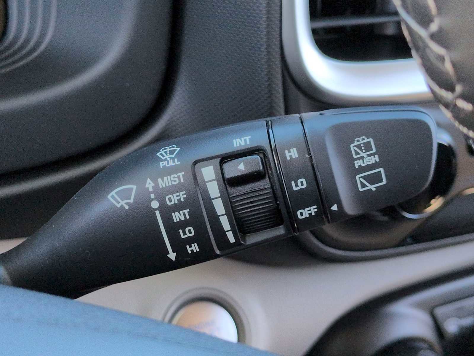 Certified 2026 Hyundai Venue SEL image 25