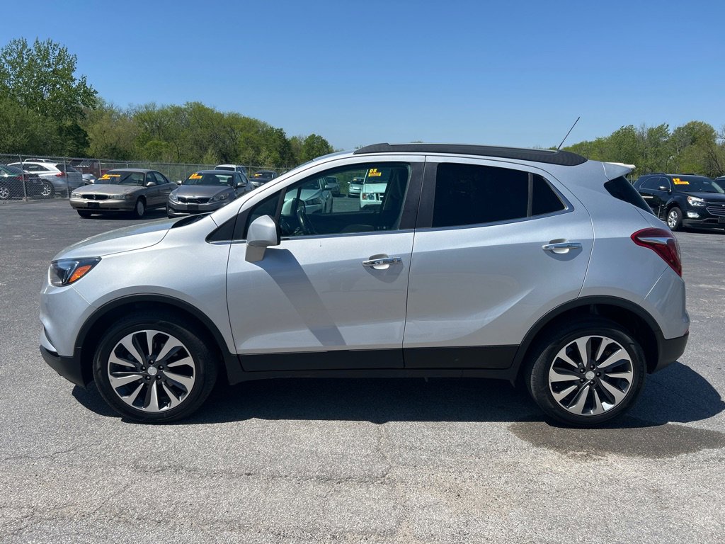 Used 2021 Buick Encore Preferred FWD image 1