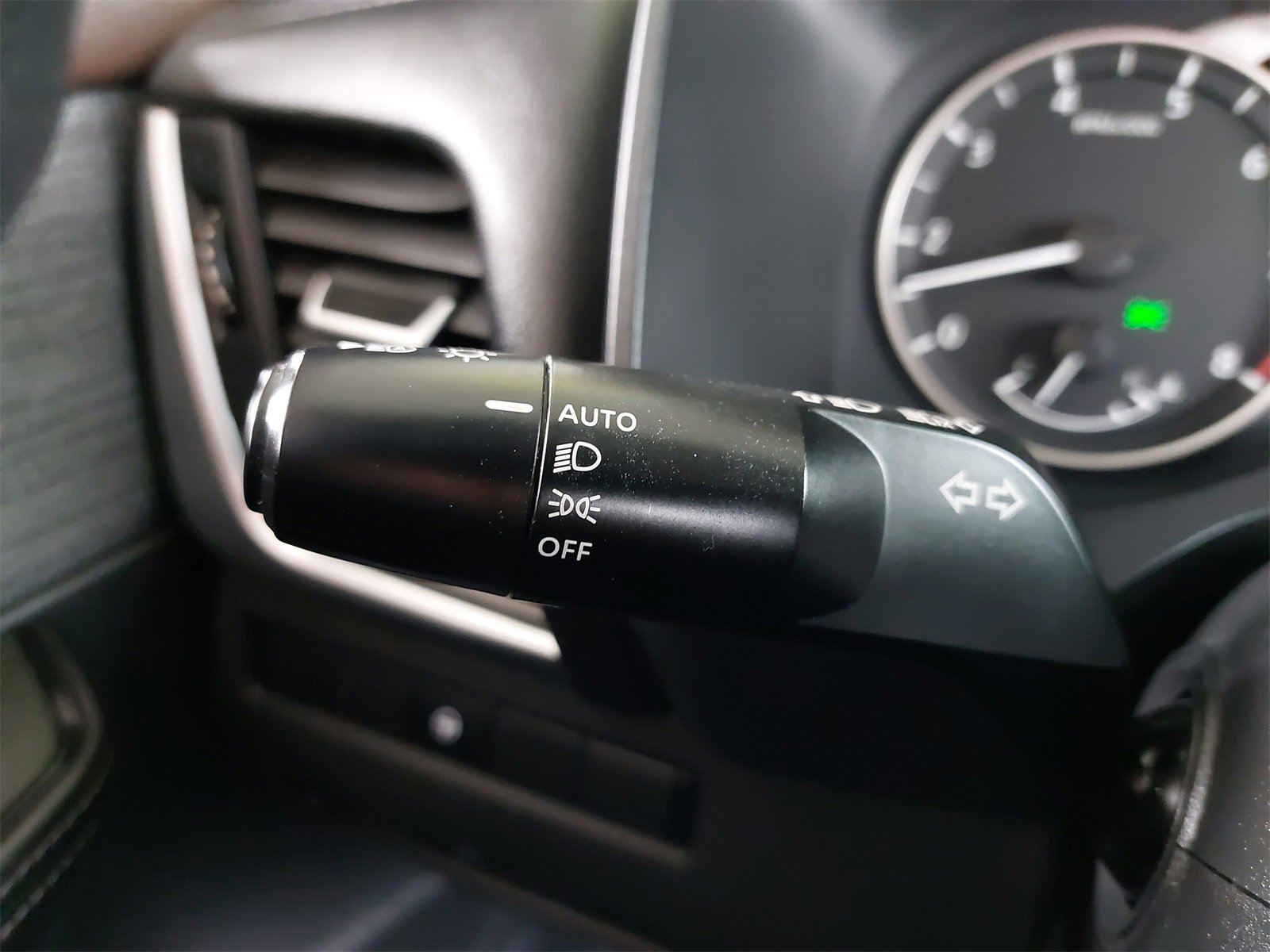 Used 2023 Nissan Rogue SV image 24