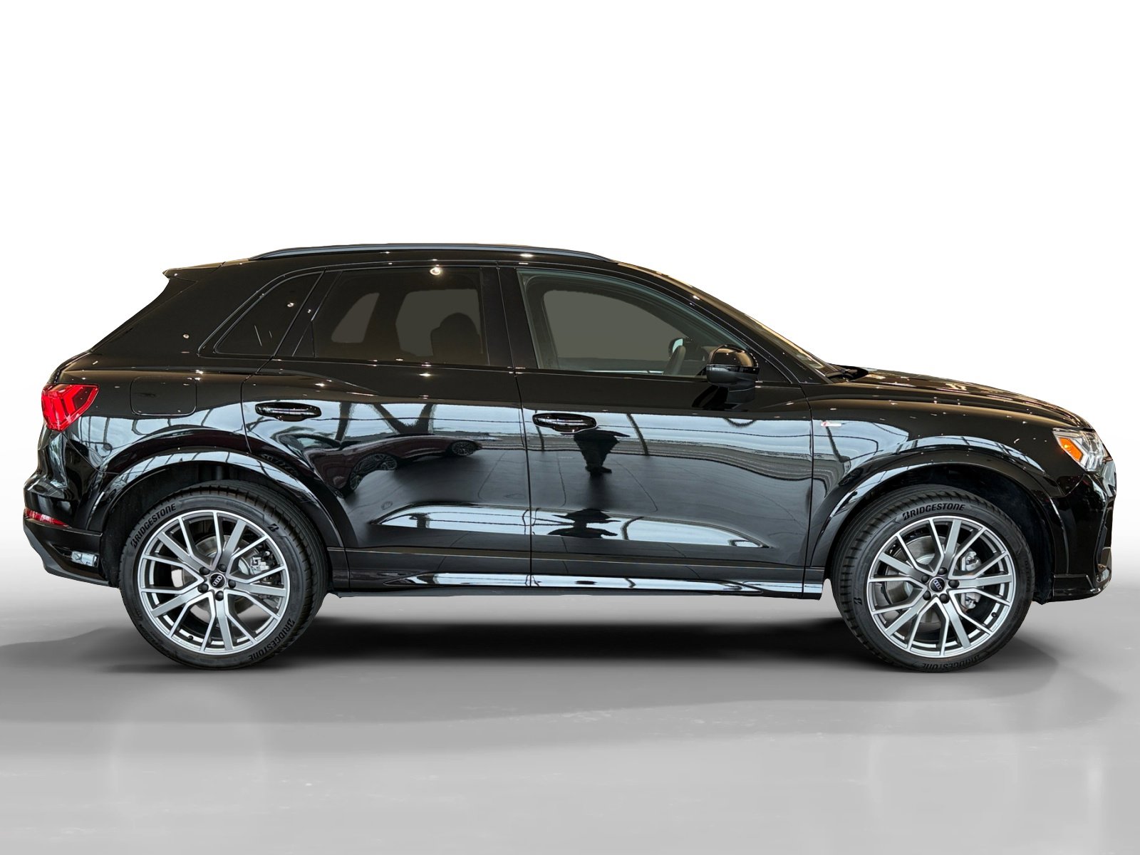 Certified 2025 Audi Q3 2.0T Premium Plus w/ Premium Plus Package image 6