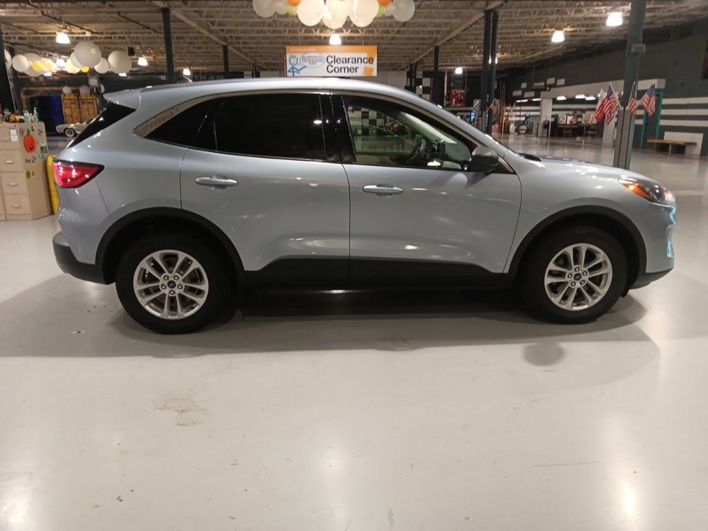 Used 2022 Ford Escape SE AWD/4WD image 9