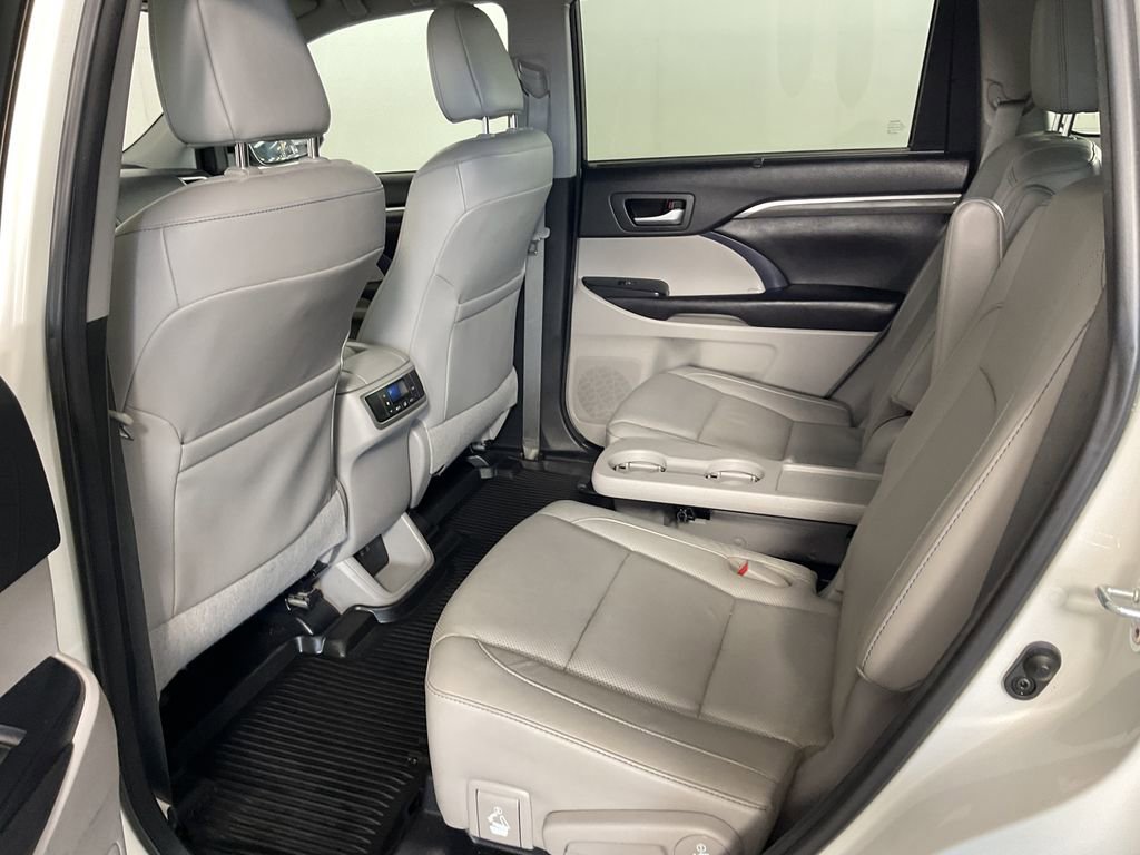 Used 2017 Toyota Highlander Limited AWD/4WD image 20