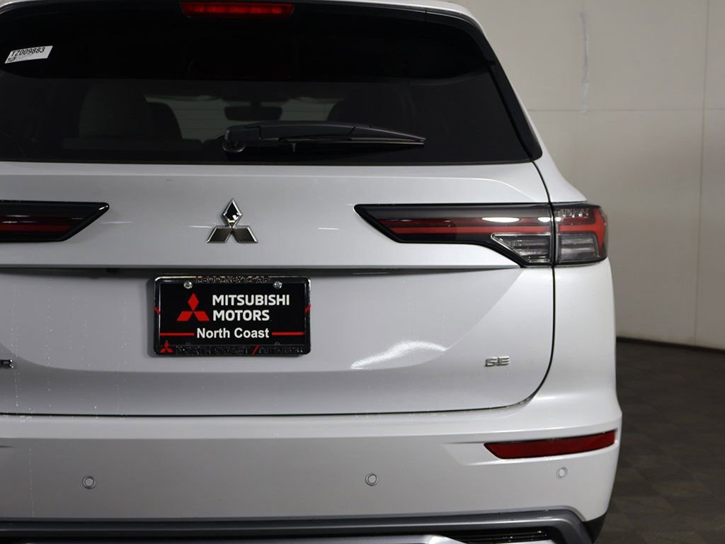 New 2026 Mitsubishi Outlander SE FWD image 18