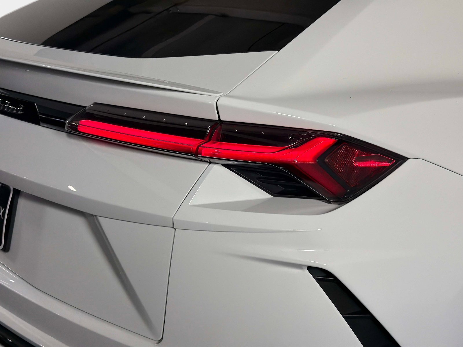 Used 2019 Lamborghini Urus AWD/4WD image 16