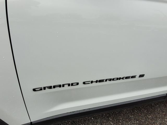 New 2026 Jeep Grand Cherokee Altitude RWD image 3