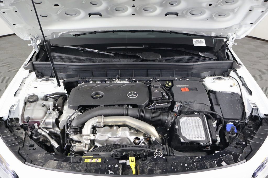 New 2026 Mercedes-Benz GLB 250 image 9