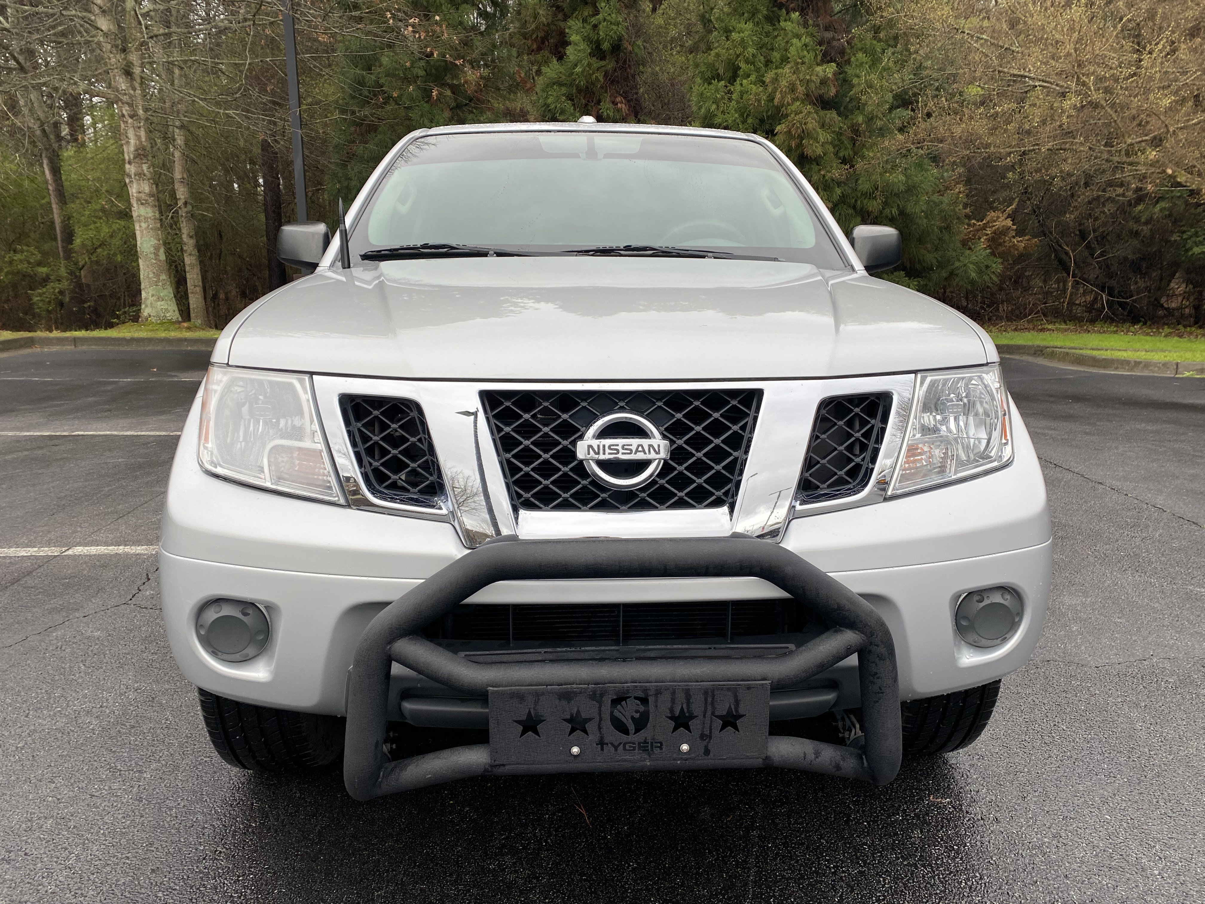 Used 2016 Nissan Frontier SV image 3