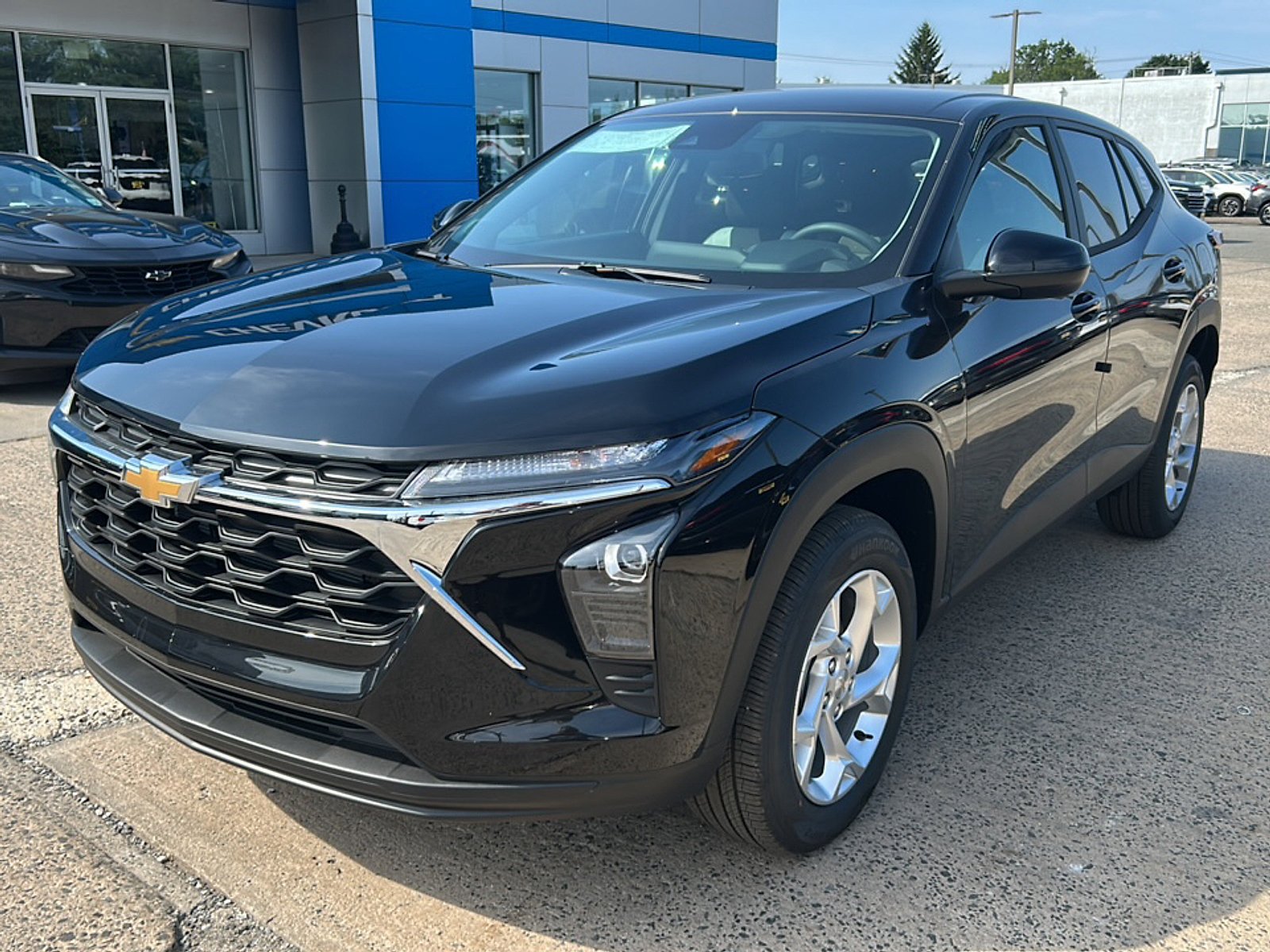 New 2026 Chevrolet Trax LS w/ LS Convenience Package FWD image 4