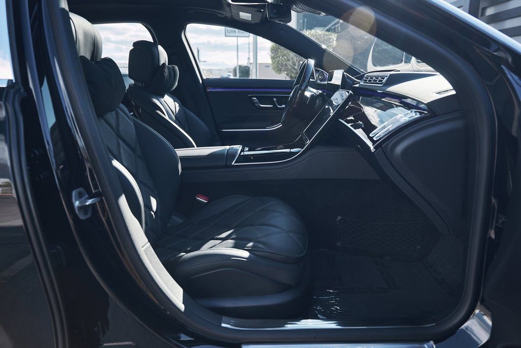 Used 2025 Mercedes-Benz Maybach S 580 4MATIC image 15