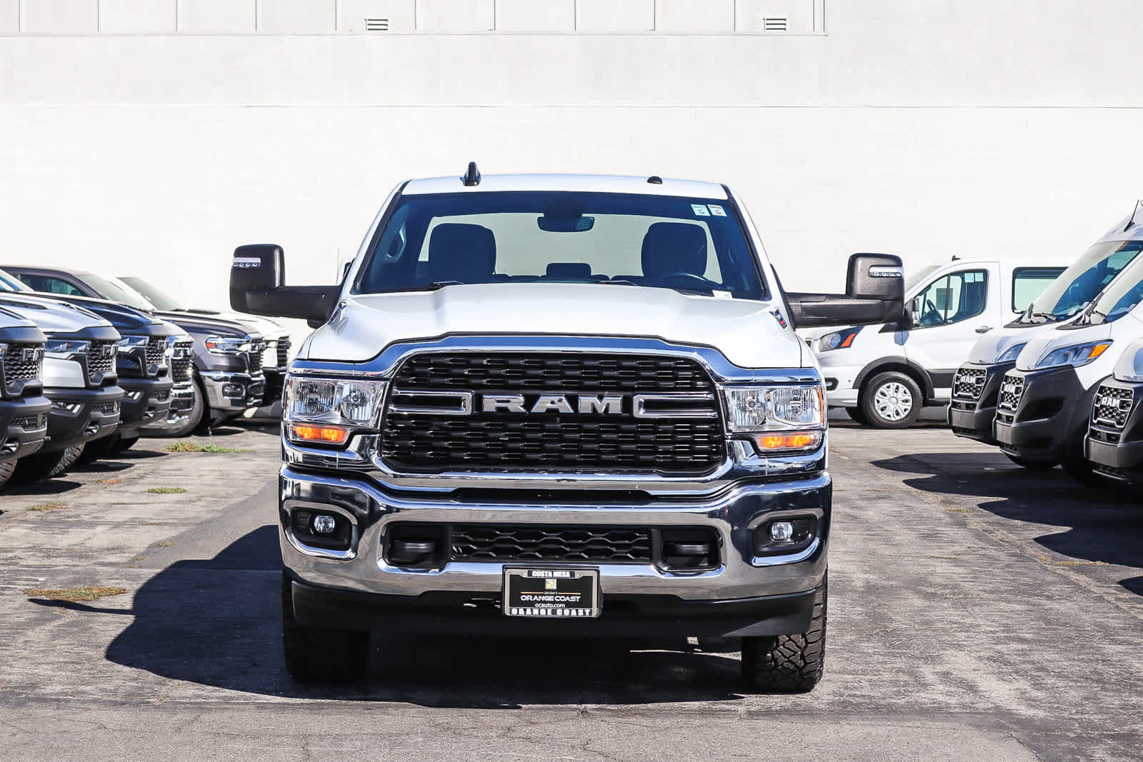 Used 2024 RAM 2500 Big Horn AWD/4WD image 2