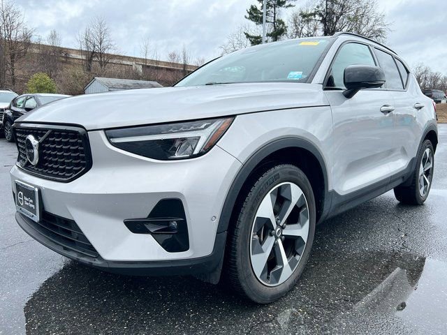 Certified 2023 Volvo XC40 B5 Plus w/ Driver Assist Package AWD/4WD image 1