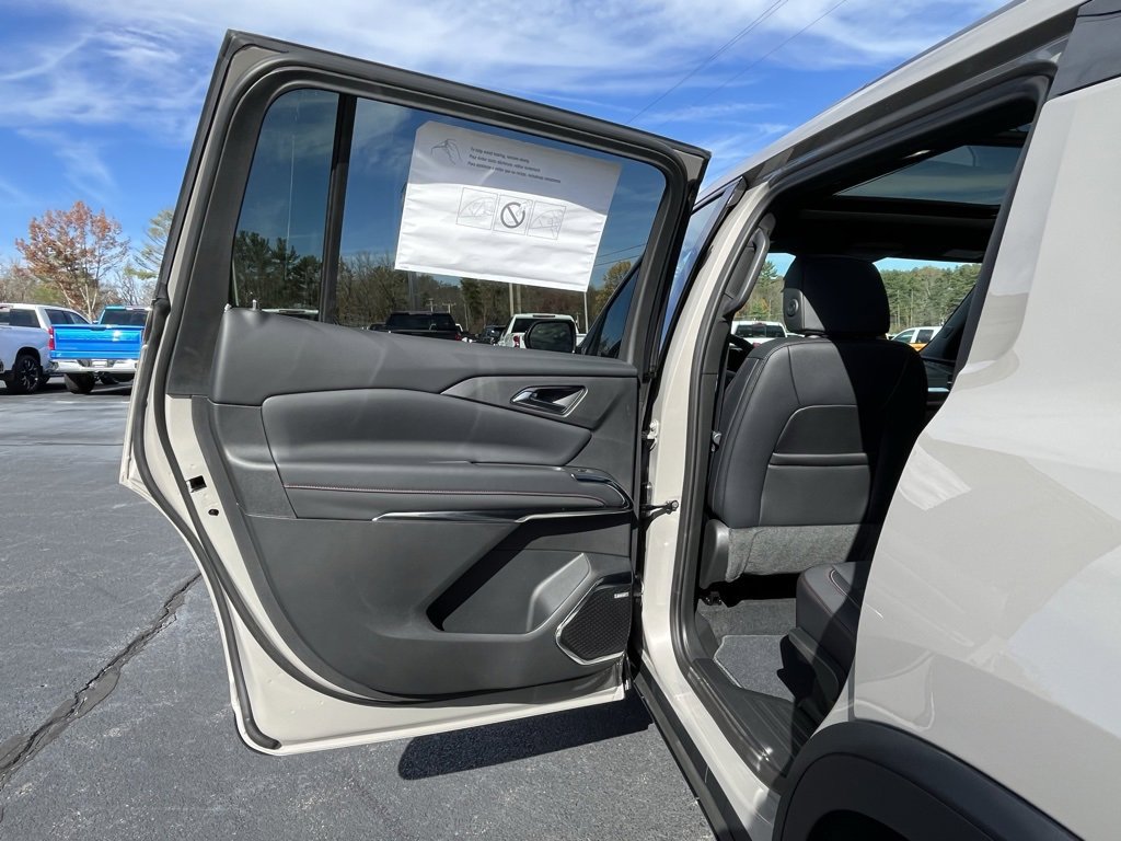 New 2026 Chevrolet Traverse Z71 w/ Enhanced Driving Package image 15
