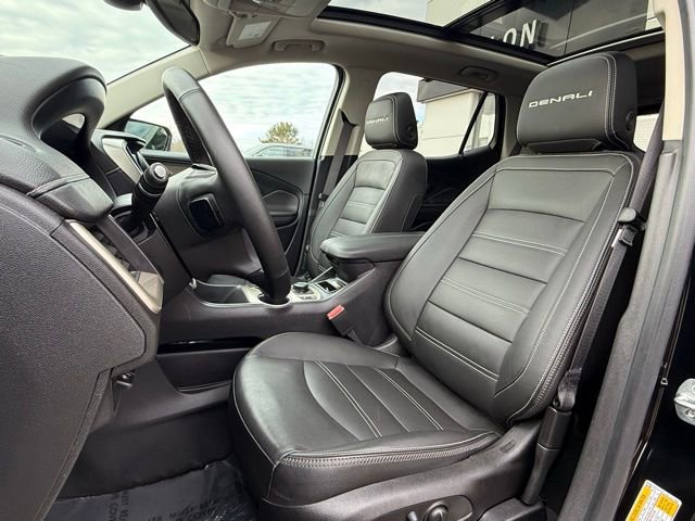 Used 2023 GMC Terrain Denali w/ Black Diamond Edition image 17