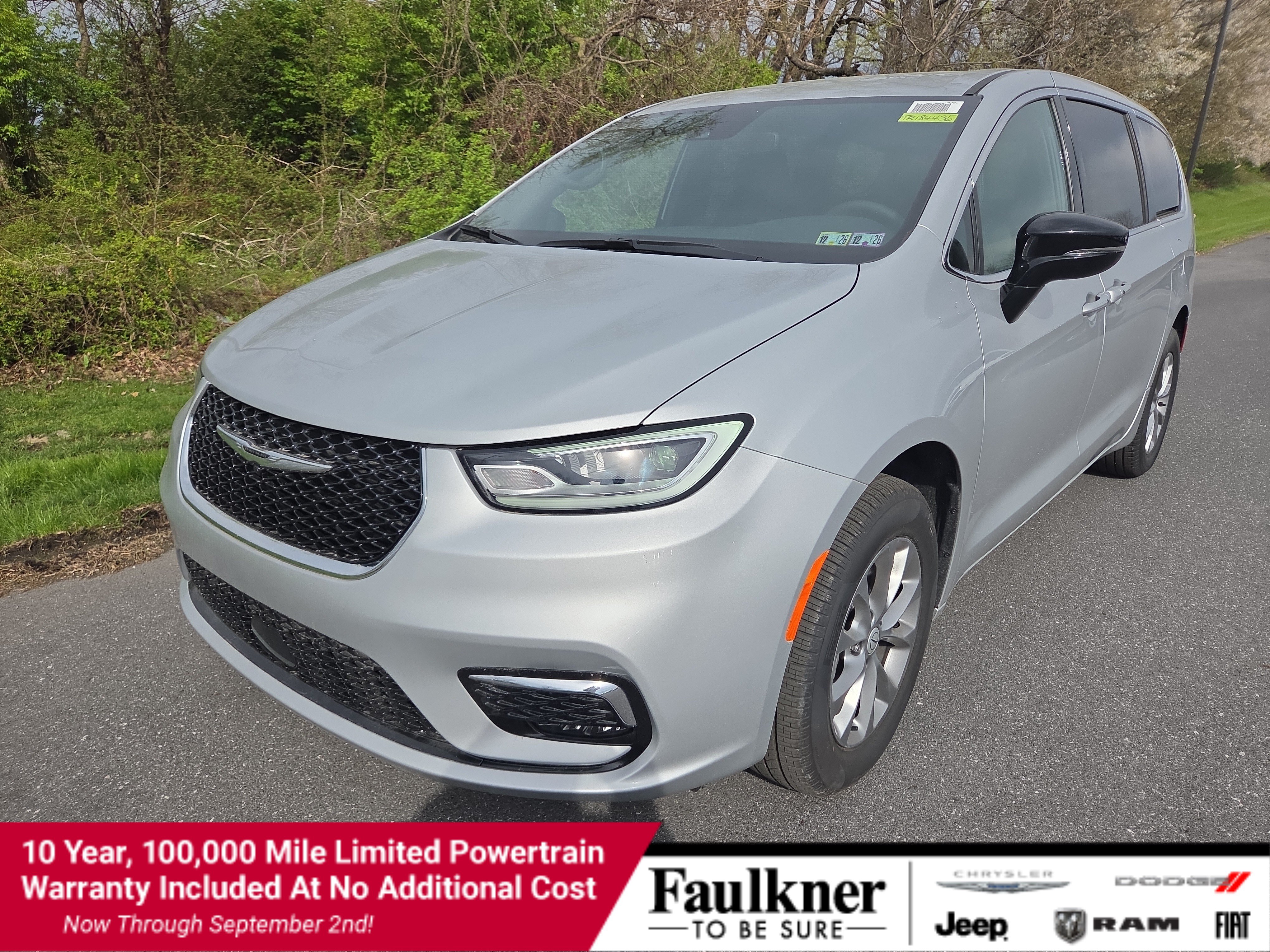 New 2026 Chrysler Pacifica Select