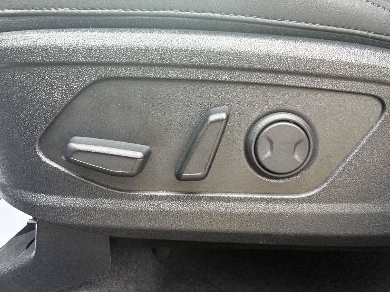 Used 2025 Kia Sorento X-Line EX AWD/4WD image 17
