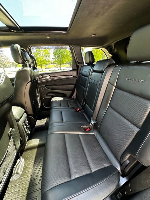 Used 2016 Jeep Grand Cherokee Summit w/ Platinum Series Group AWD/4WD image 16