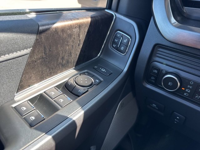 New 2025 Ford F350 Lariat w/ Black Appearance Package image 22