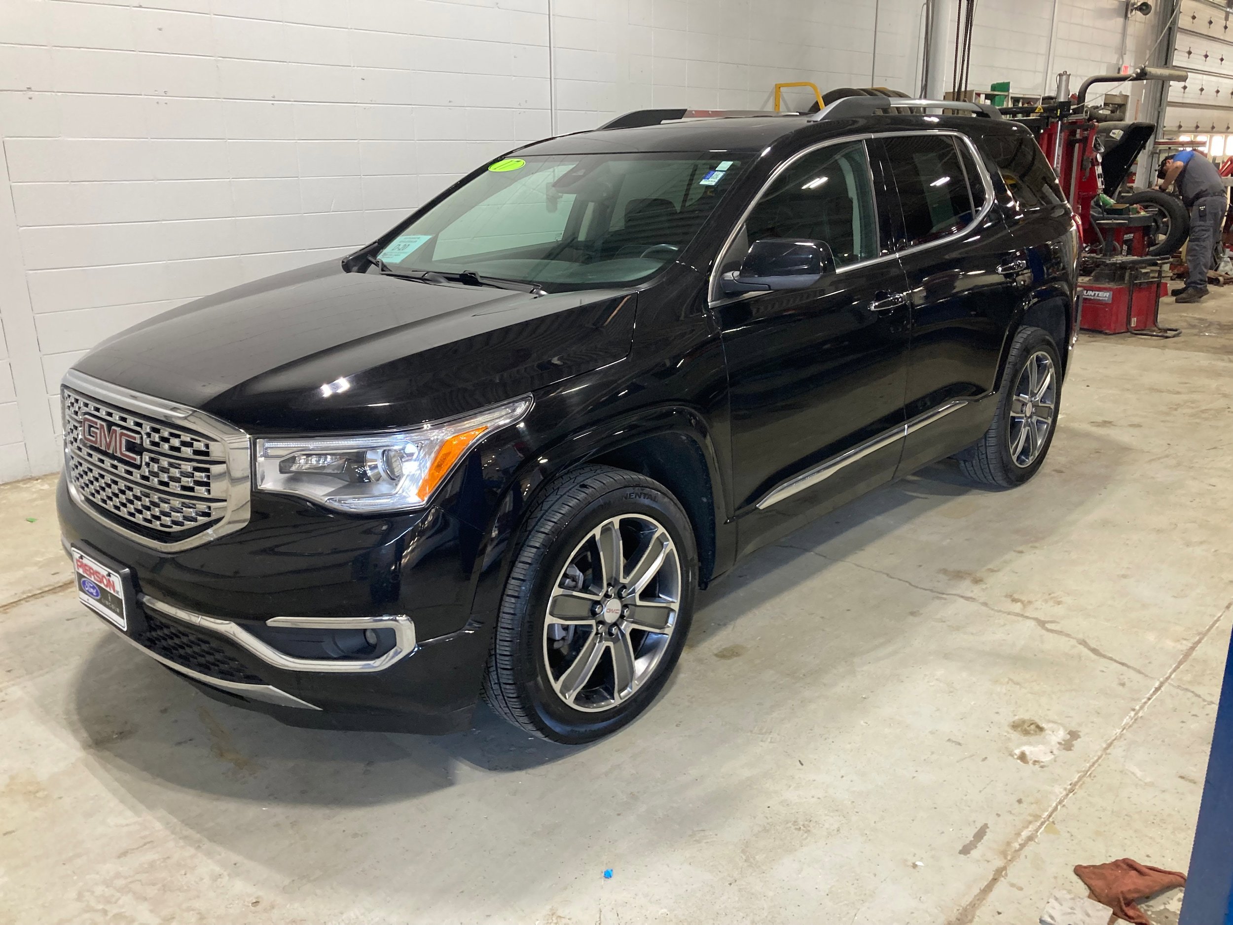 Used 2017 GMC Acadia Denali AWD/4WD image 1