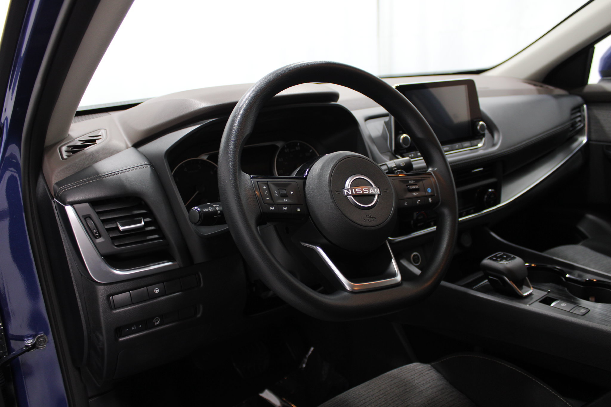 Used 2023 Nissan Rogue SV AWD/4WD image 12