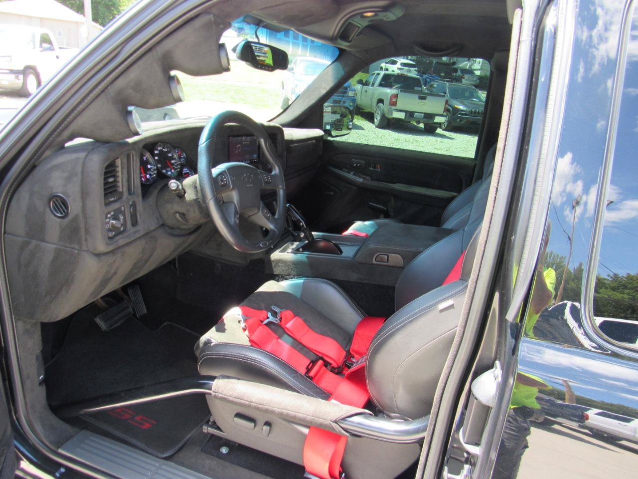 Used 2004 Chevrolet Silverado 1500 SS AWD/4WD image 21