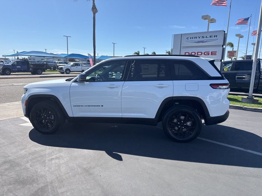 New 2026 Jeep Grand Cherokee Altitude AWD/4WD image 9
